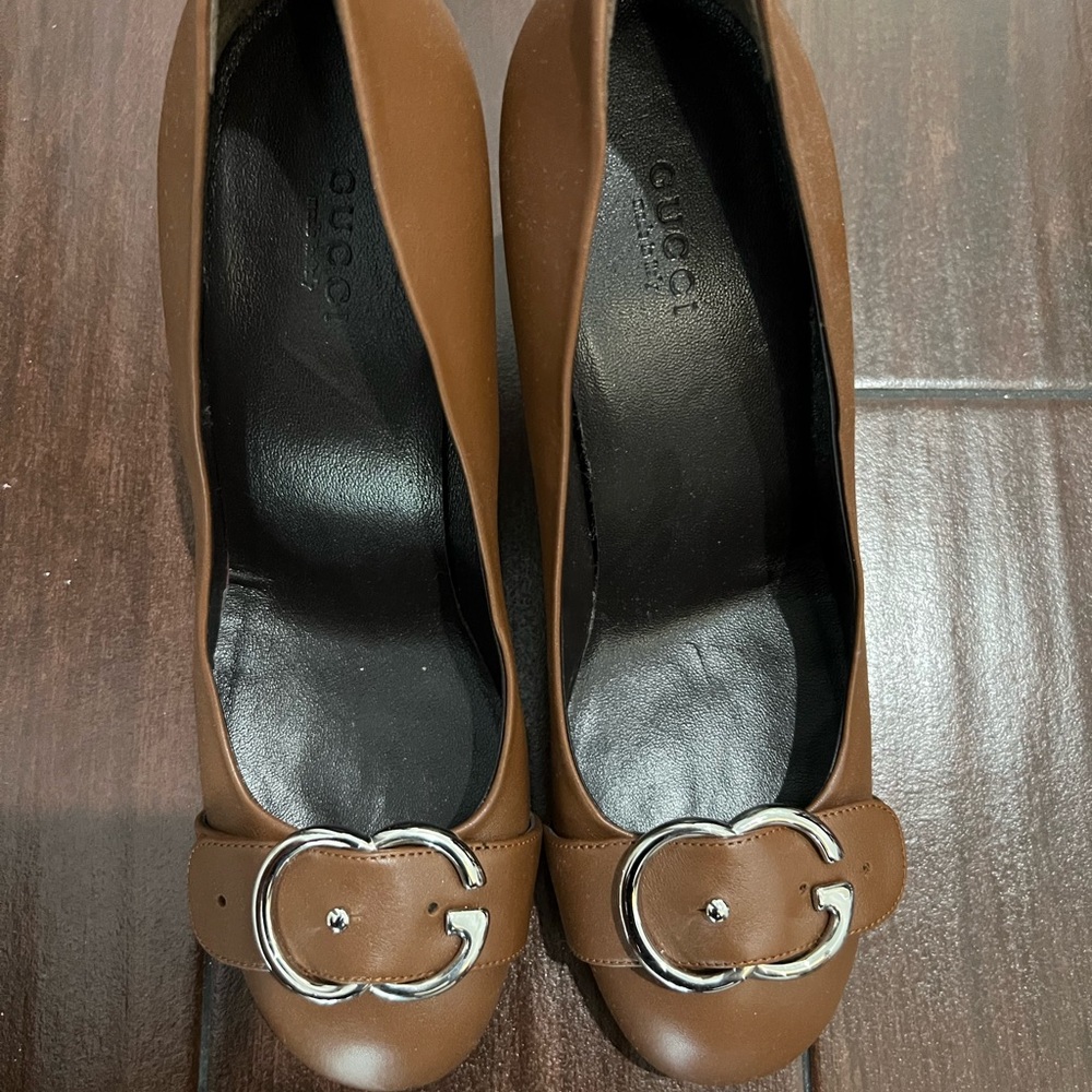 Gucci high heels like new size 8